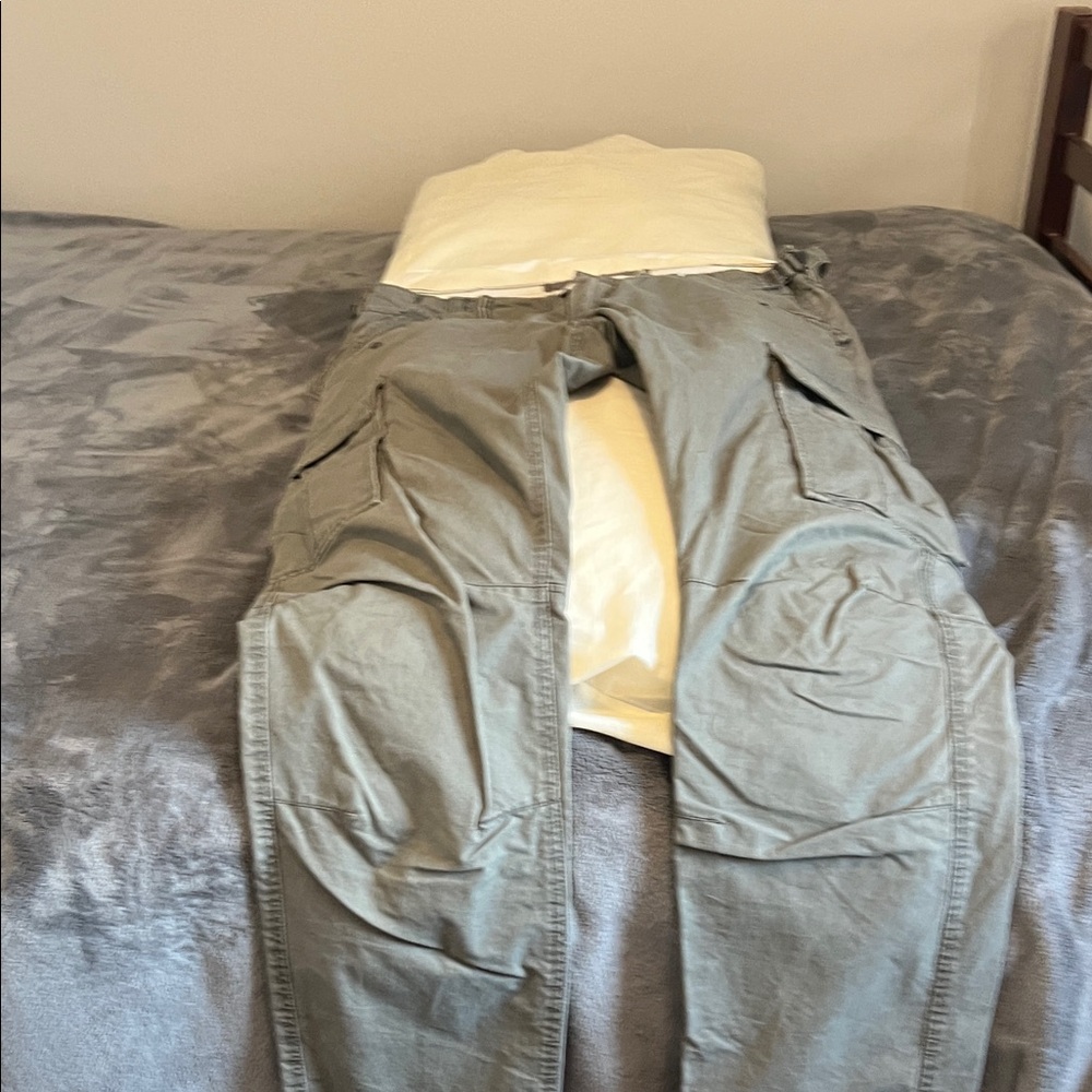 H&M Men's Olive Cargo Pants